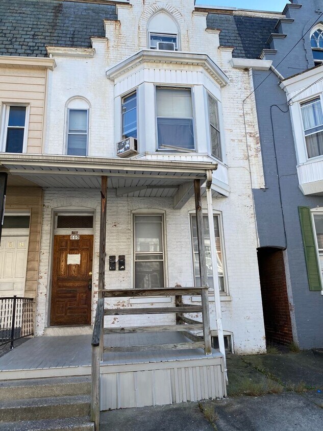 660 W King St Unit 660 W. KING STREET 1FL., York, PA 17401 Room for