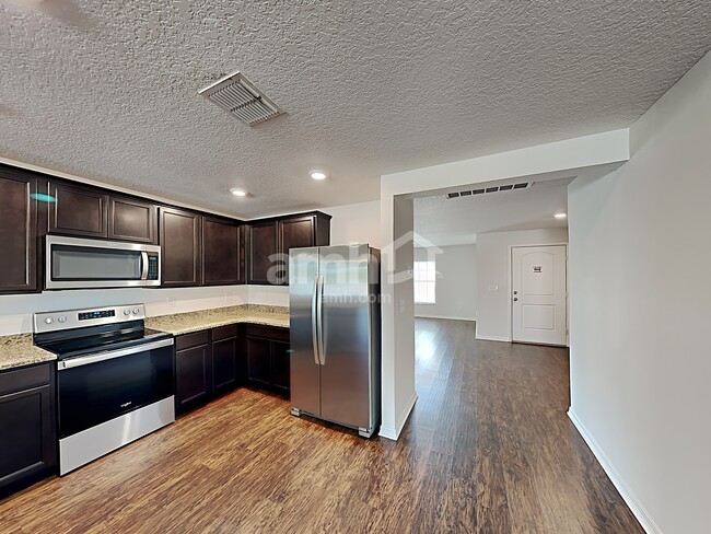 Foto del edificio - 816 Chatham Walk Dr
