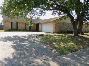 Building Photo - 1338 Leadenhall Cir