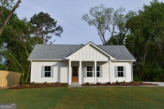 Building Photo - 1070 Moreland Dr