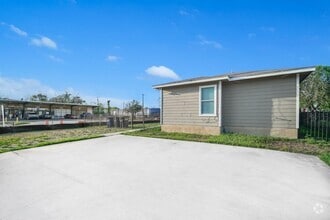 Building Photo - 212 Bynum Ave