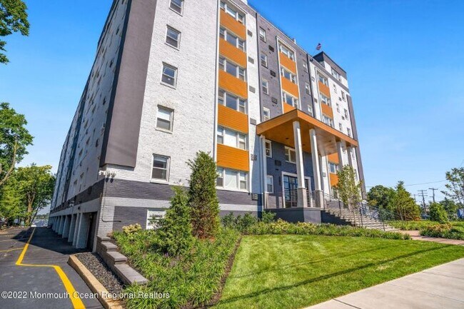 Building Photo - 122-6DD Bodman Pl