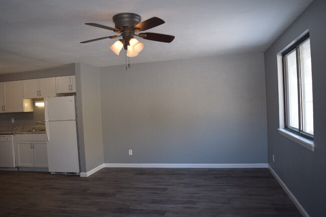 Building Photo - 112 Wood Ct