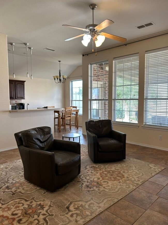 Building Photo - 6911 Stonegate Dr