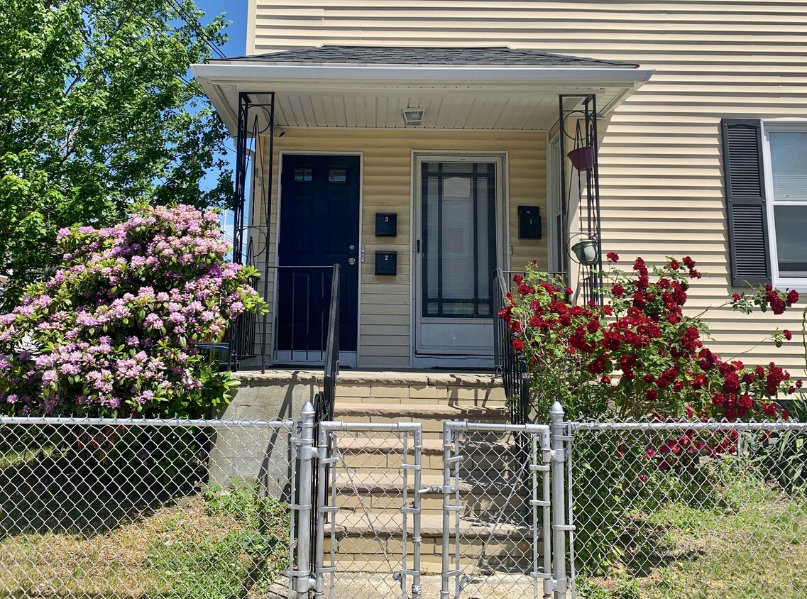 Primary Photo - 49 Wellington Ave