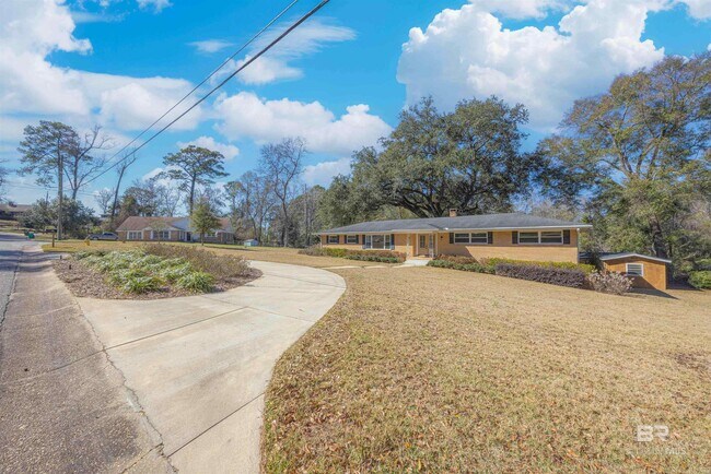 Foto del edificio - 202 Confederate Dr N