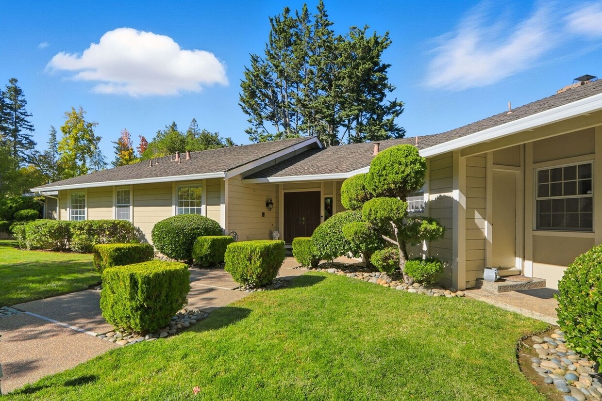 Primary Photo - Stunning 3,488 Sq. Ft. Home with Pool & 3-...