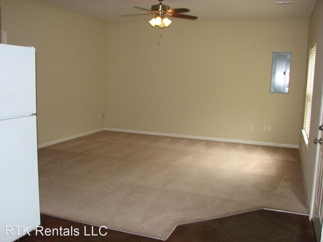 Building Photo - 3 br, 2 bath House - 1311 Pearl Ave.