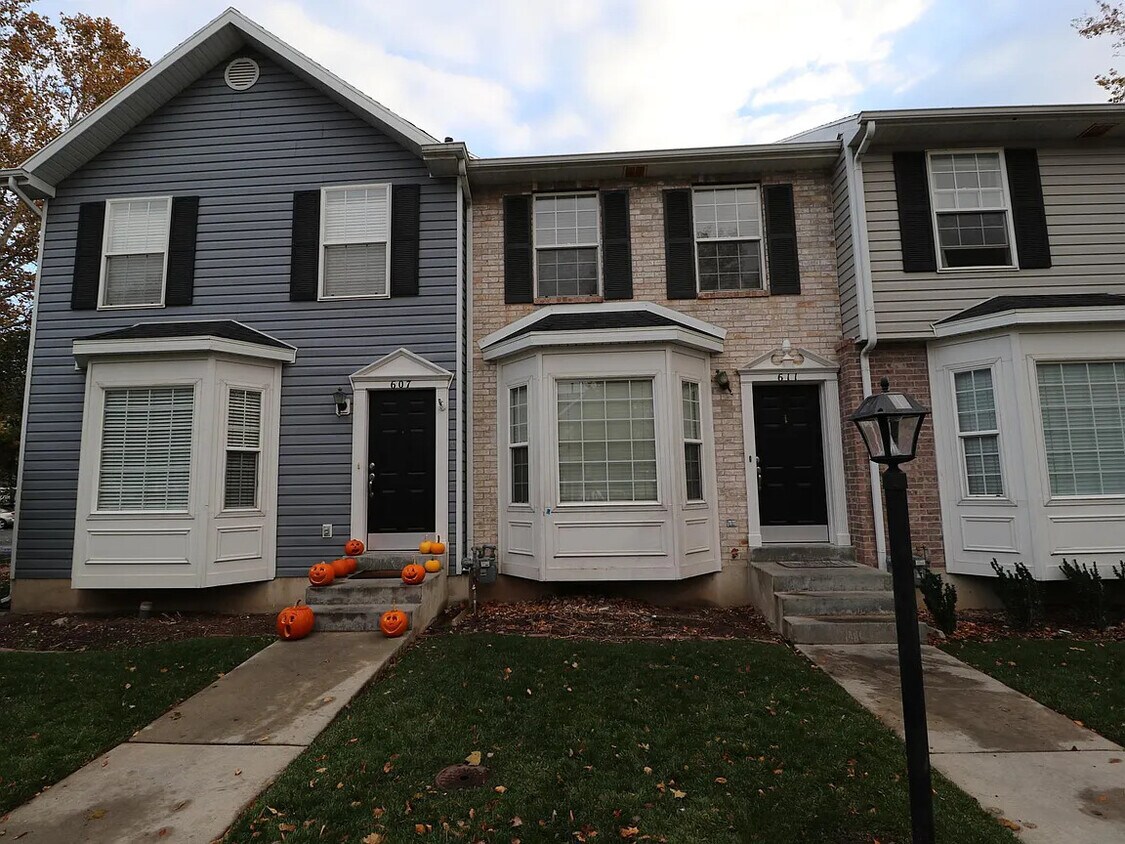 Foto principal - 611 W 460 N St