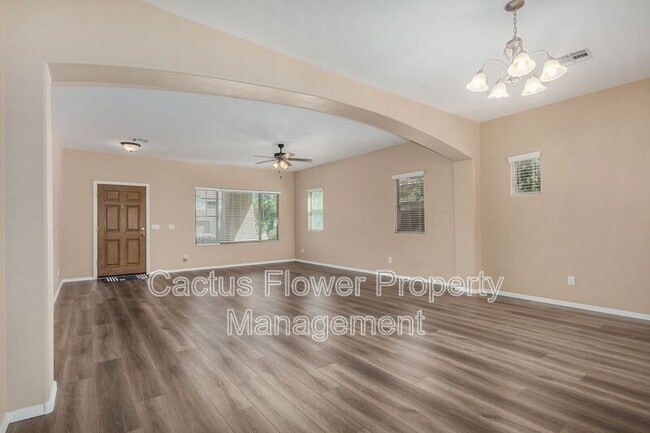 Foto del edificio - 6350 S Legend Ct