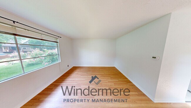 Foto del edificio - 114 S Clinton St