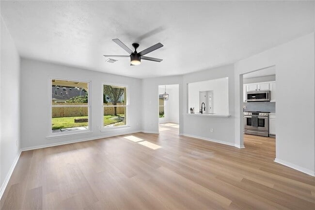 Foto del edificio - 22823 Tara Way Dr