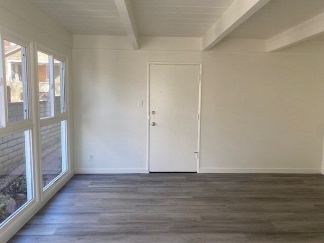Foto del edificio - 9017 Harratt St