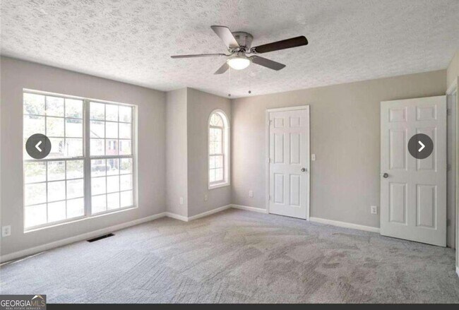 Foto del edificio - 3833 Waldrop Ln