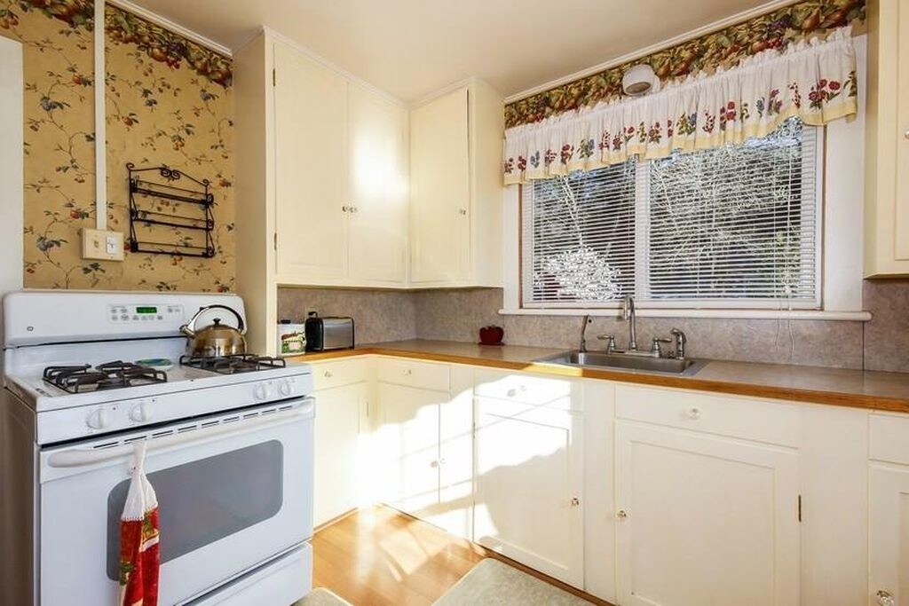 Kitchen - 583 Jefferson St