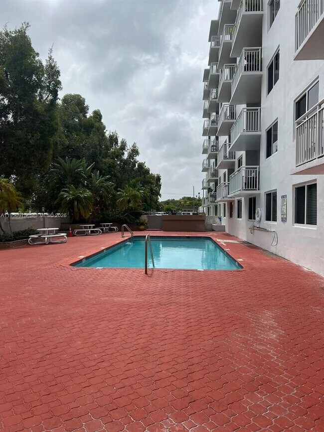 Foto del edificio - 1251 NE 108th St