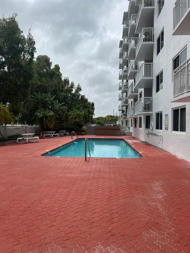 Building Photo - 1251 NE 108th St