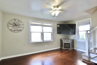 Building Photo - 3631 S Kemper Rd