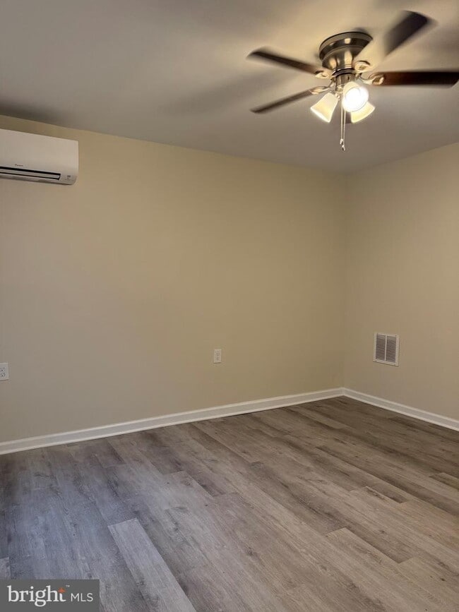 Foto del edificio - 105 Hickman Rd