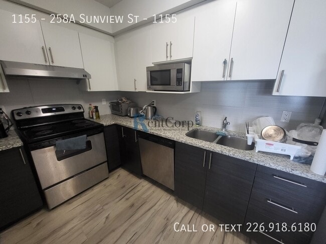 Building Photo - 258A-258A Sunview St