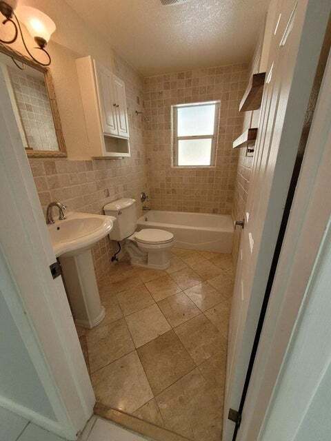 Foto del edificio - 455 NE 29th St