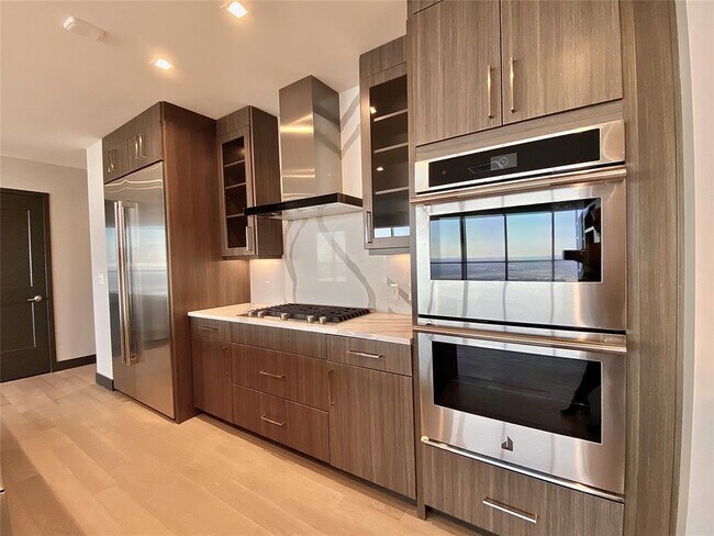 Foto del edificio - 1402 Elm St