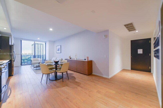 Foto del edificio - 398 NE 5th St