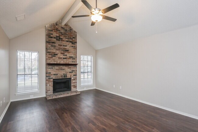 Foto del edificio - 2241 Collier Ct