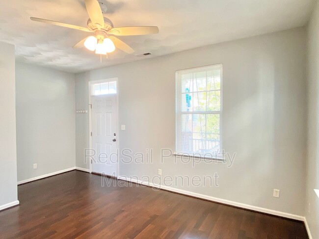 Building Photo - 707 Twine Ave