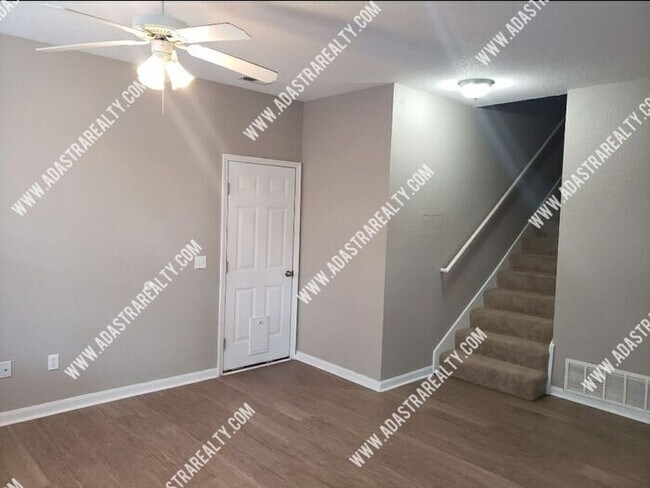 Foto del edificio - Spacious Remodeled 2 Bed/2 Bath in Lawrenc...