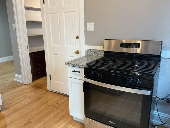 Foto del edificio - 1518-20 S 83rd St