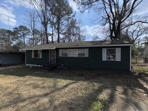 Building Photo - 145 E Santa Clair St