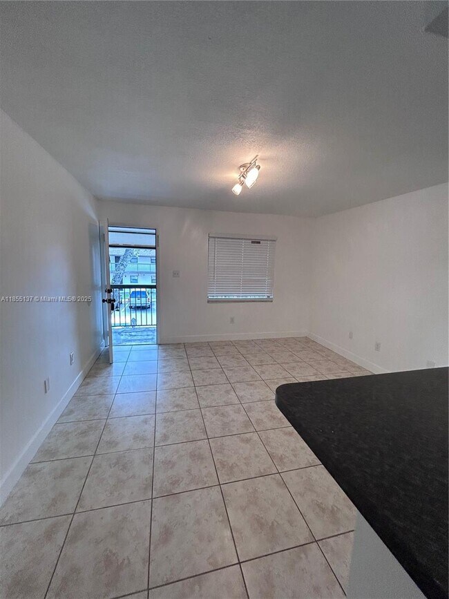 Building Photo - 6040 Shaker Wood Cir