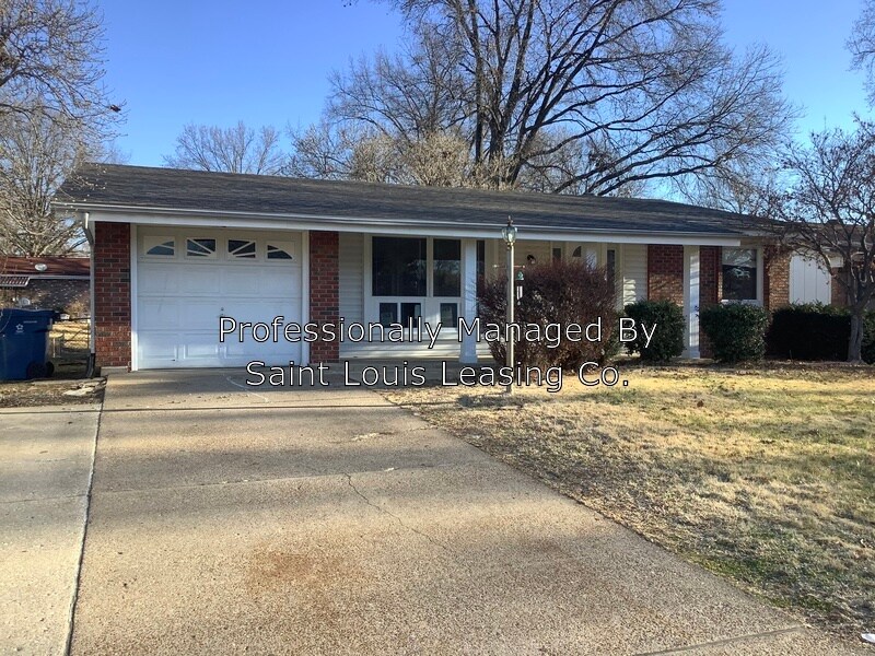 Primary Photo - 719 Carriage Ln