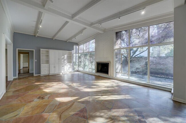 Foto del edificio - 12502 Taylorcrest Rd