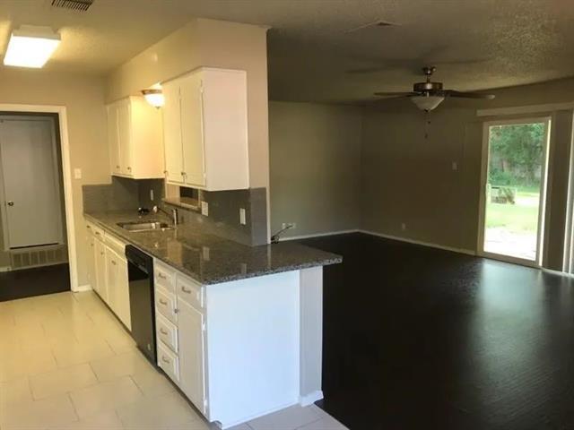 Foto del edificio - 1702 Wellington Ct