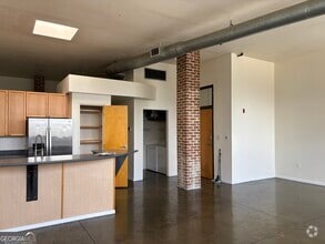 Building Photo - 376 Nelson St SW