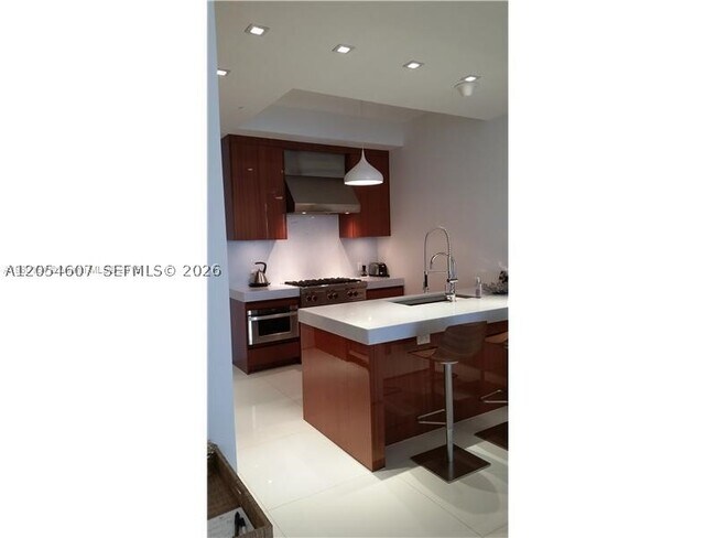 Foto del edificio - 9701 Collins Ave