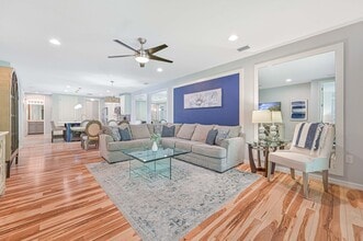 Building Photo - 14919 Edgewater Cir