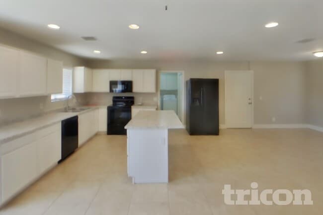 Building Photo - 3018 S Standage