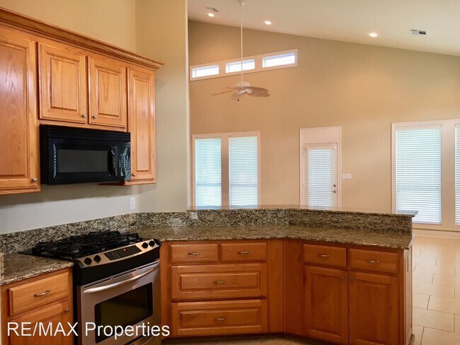 Building Photo - 5 br, 3 bath House - 6198 Royal Palms Court