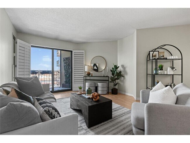 Foto del edificio - 3131 Excelsior Blvd