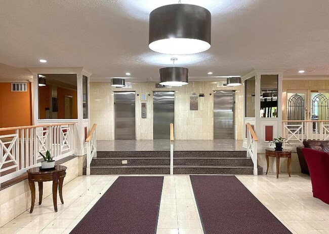Foto del edificio - 1021 Arlington Blvd