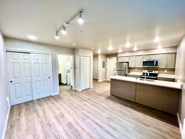 Building Photo - 2330 Yakima Ct