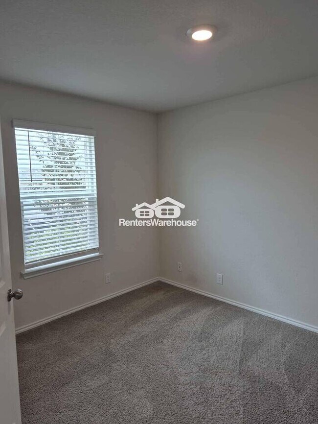 Foto del edificio - Two Story 4 bedroom / 2.5 bathroom in Whisper Falls.  Close to Lackland AFB.  Medina Valley ISD