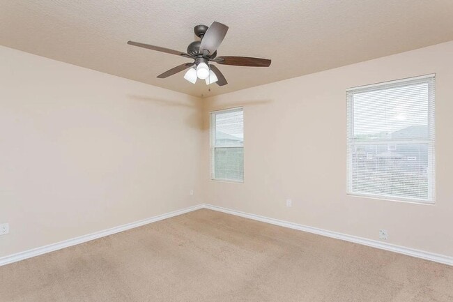 Building Photo - Modern Elegance for Rent in Prime San Antonio Location!