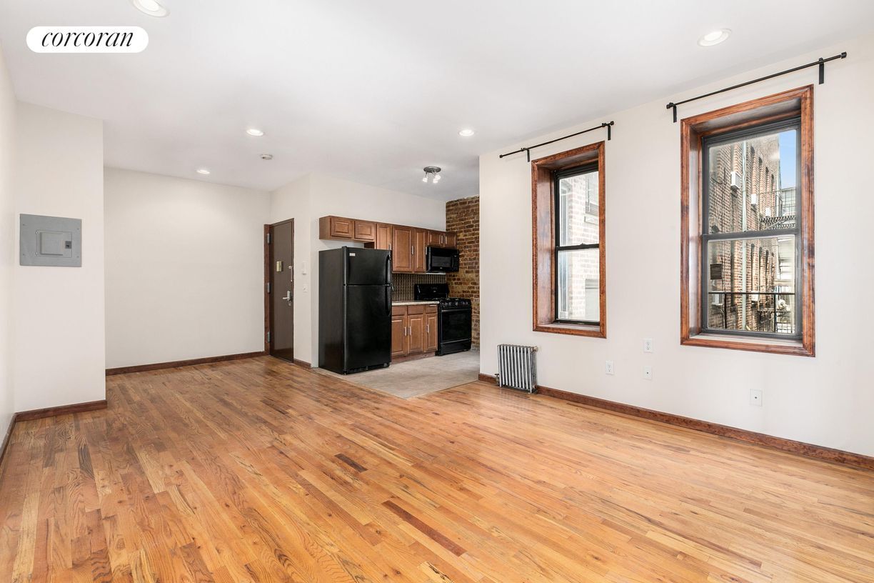 Primary Photo - 1016 Union St
