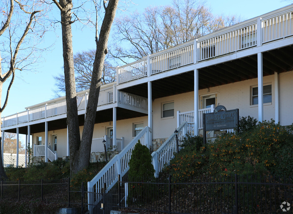 Building Photo - Hillside Villas