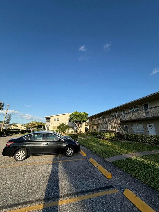 Foto del edificio - 185 Salisbury E