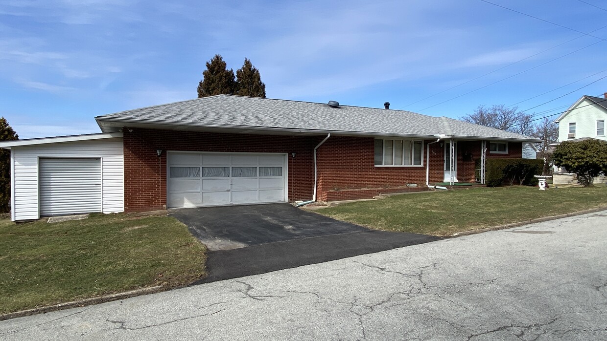 Foto principal - 509 E 3rd Ave